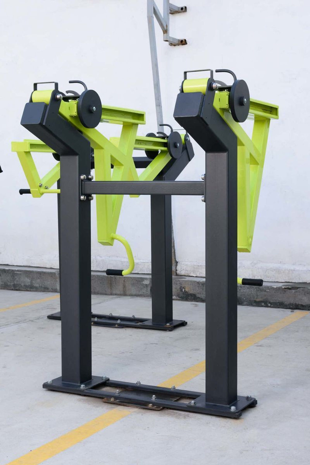 Power-1805 Уличный тренажер Тяга к поясу стоя с переменной нагрузкой ZAVODSPORTA