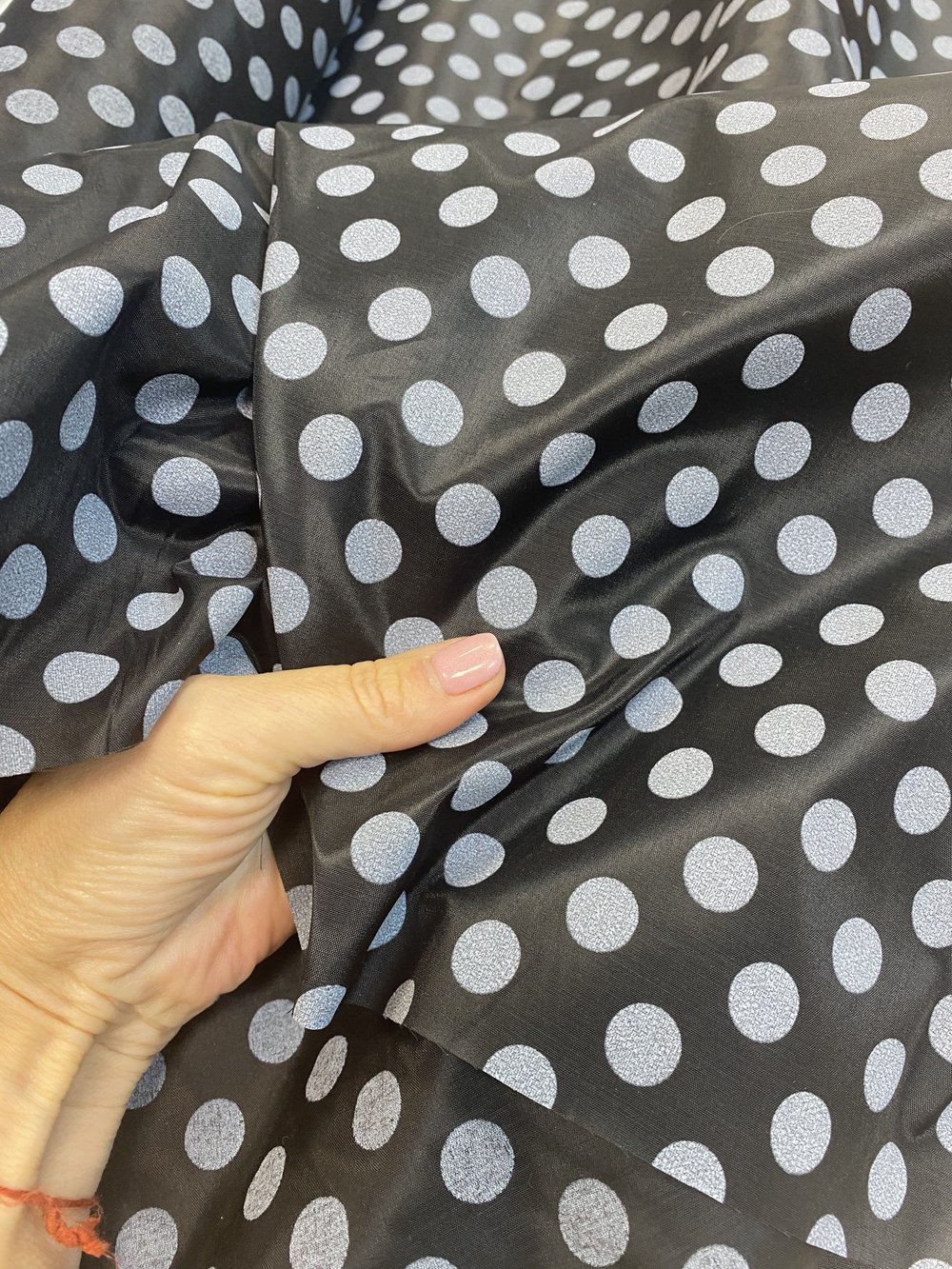 Ткань подкладочная. 62% ацетат 38% вискоза ( легкая) Италия ш-140см цена за 1 м