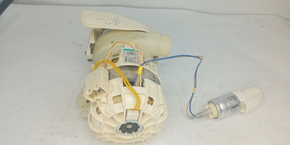 10 Циркуляционная помпа в сборе с тэном для посудомоечной машины Electrolux 140002106015 б/у