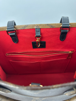 Сумка Louis Vuitton OnTheGo