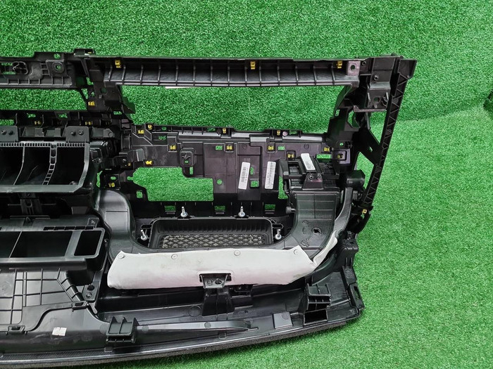 Торпедо Geely Monjaro (2021-н.в.)