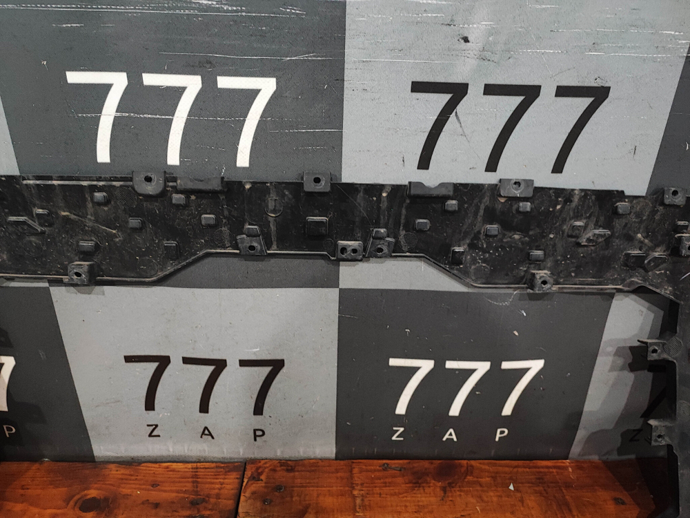 Накладка решетки радиатора Chery Tiggo 8 Pro 21-нв Б/У Оригинал 602001587AA