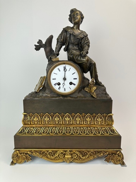 Каминные часы — Юноша с книгой