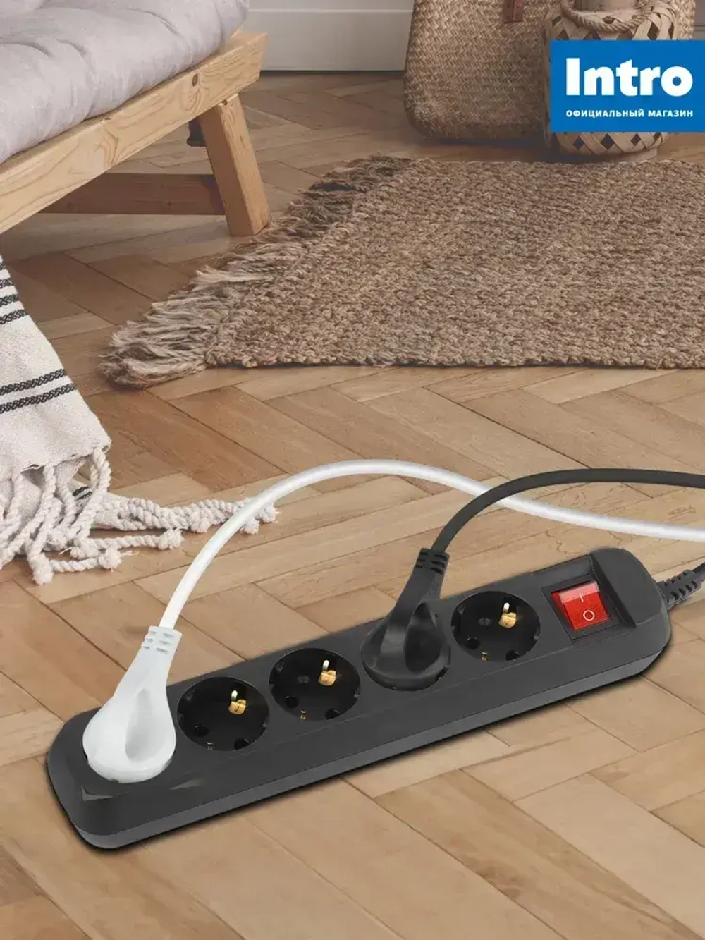 Удлинитель электрический Intro UES530-B с заземлением с выключателем 5 розеток 3 м ПВС 3х0,75мм2 10А черный