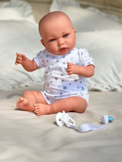 Кукла Реборн Marina and Pau 45cм Luka мягконабивная (M3062)