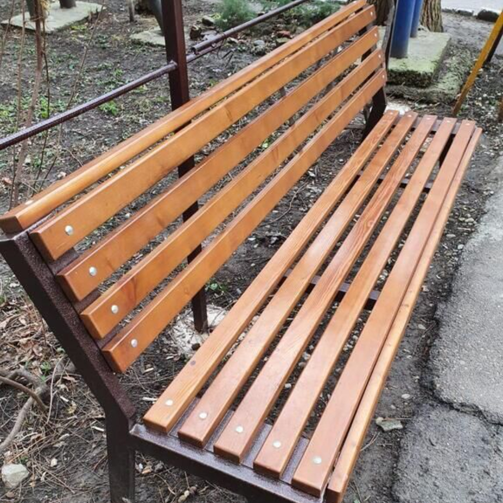 Скамейка уличная парковая на металлокаркасе (200х50х60 см) со спинкой