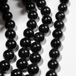 Шерл (черный турмалин) натуральный, бусины в форме шара, 10мм
