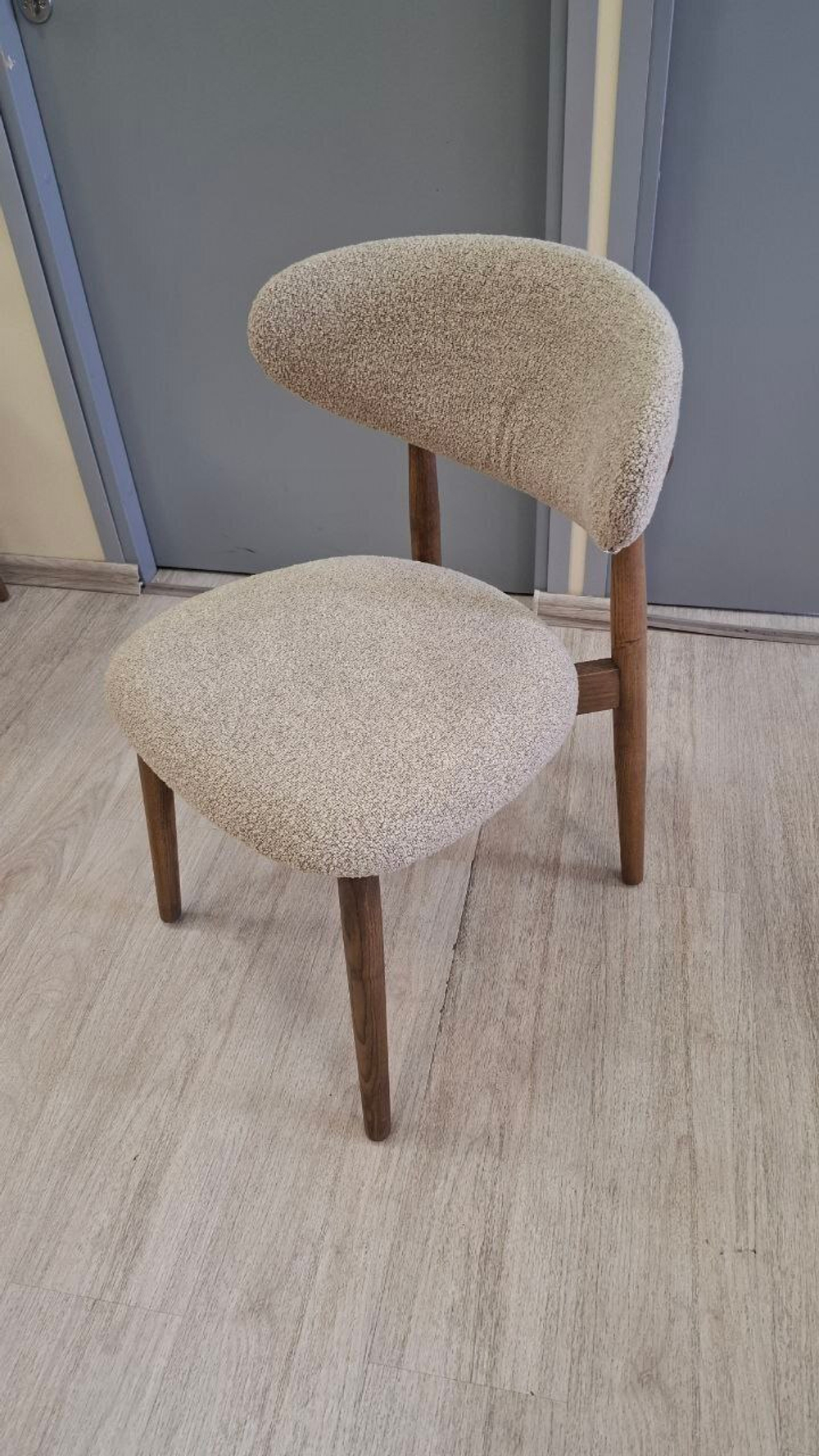 Стул TODS бежевый XD270-03