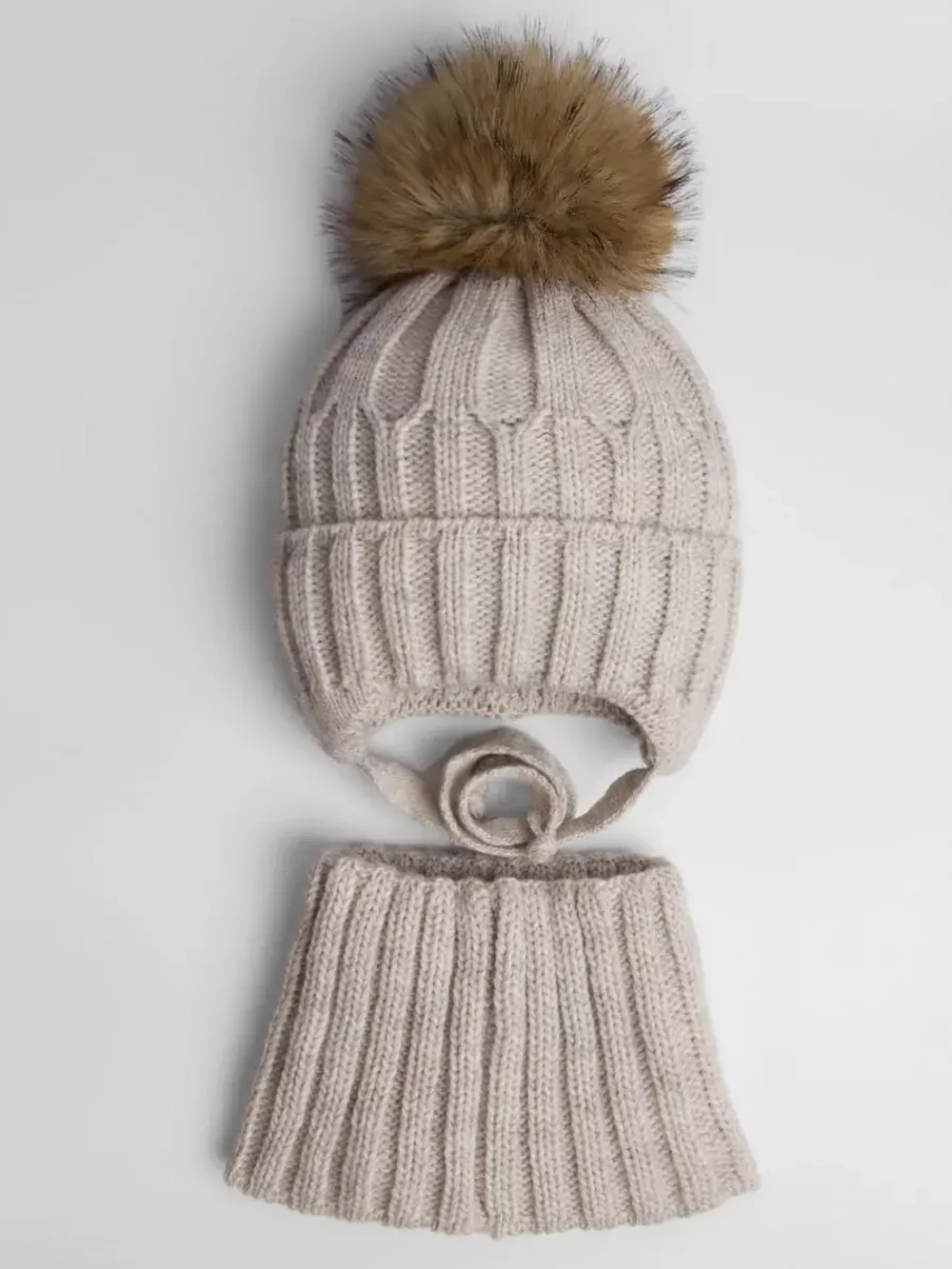 Шапка зимняя детская на завязках и снуд