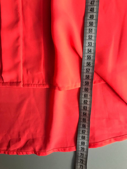 Блузка H&M ультра яркая, но базовая по крою, маркировка 38+6, на 44 размер