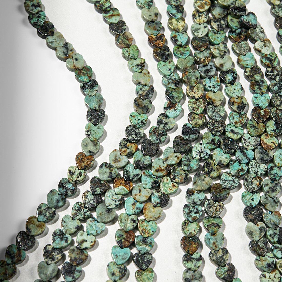 Хризоколла натуральная, мини-сердечки, 6,3мм