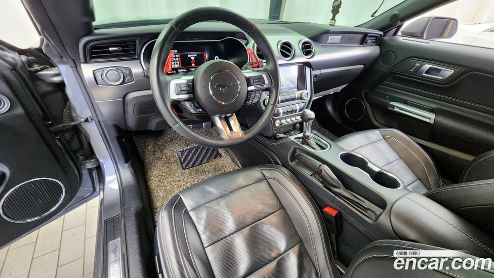 Ford Mustang Coupe (10.2021)