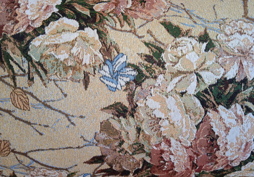 Декоративная гобеленовая наволочка для интерьерной подушки Пышные розы 68х47