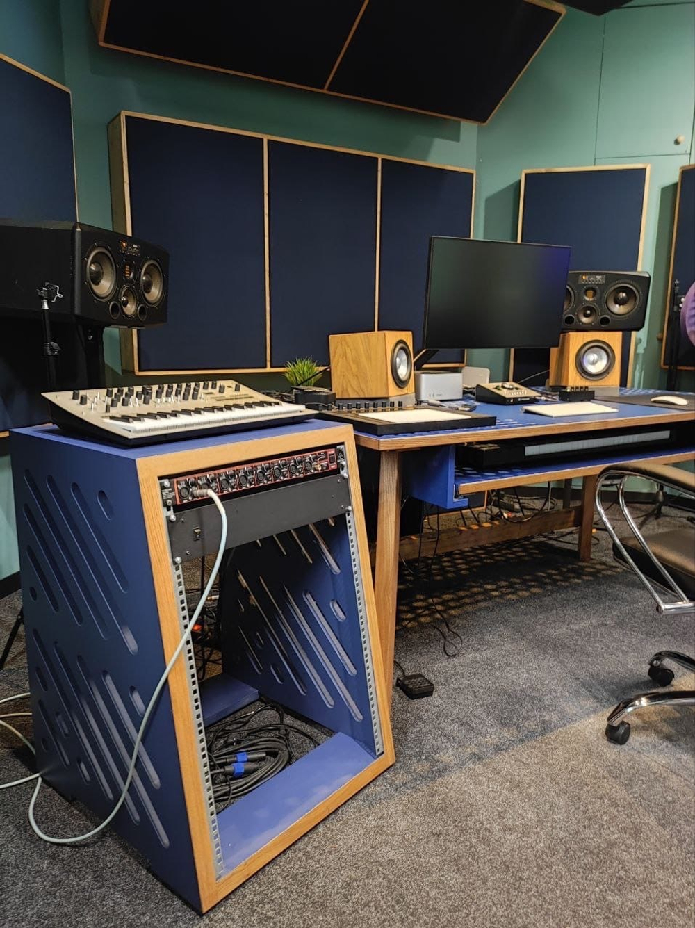 Акустический стол