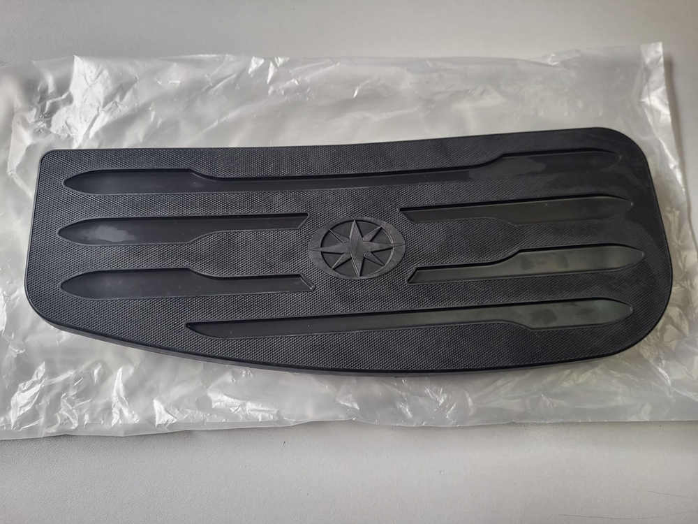 накладка на платформу правая Yamaha Drag Star 1100 XVS1100 XVS1300 Royal Star 1300 4XY-27423-00-00