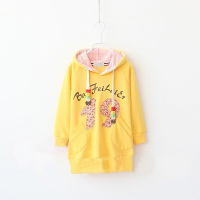 Худи удлиненное с аппликацией и карманами