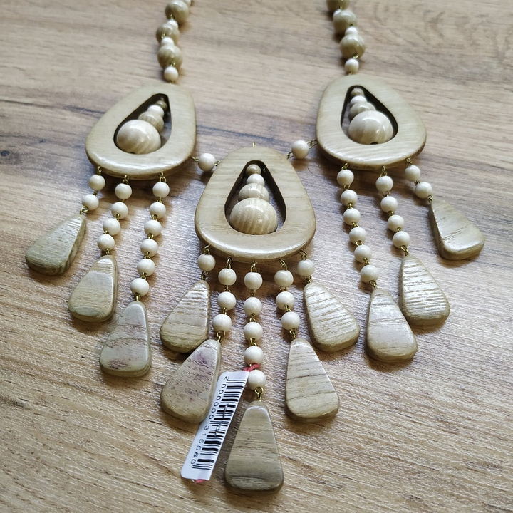 Колье Три капли с подвесами, дерево, цвет светло-кор., молочный, 65 см