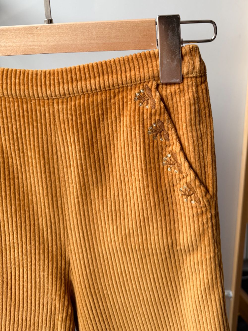 Вельветовые брюки Louise Misha, 122