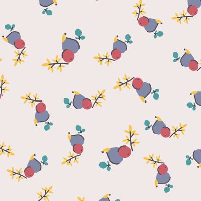 Принт с инжиром, яблоками, листьями на бежевом фоне