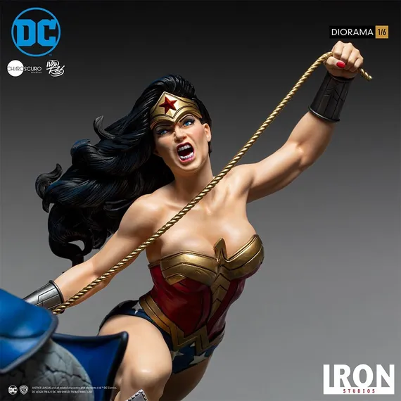Статуэтка DC Comics Wonder Woman vs Darkseid Diorama