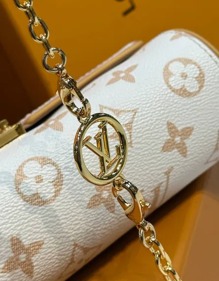 Клатч Louis Vuitton Camille