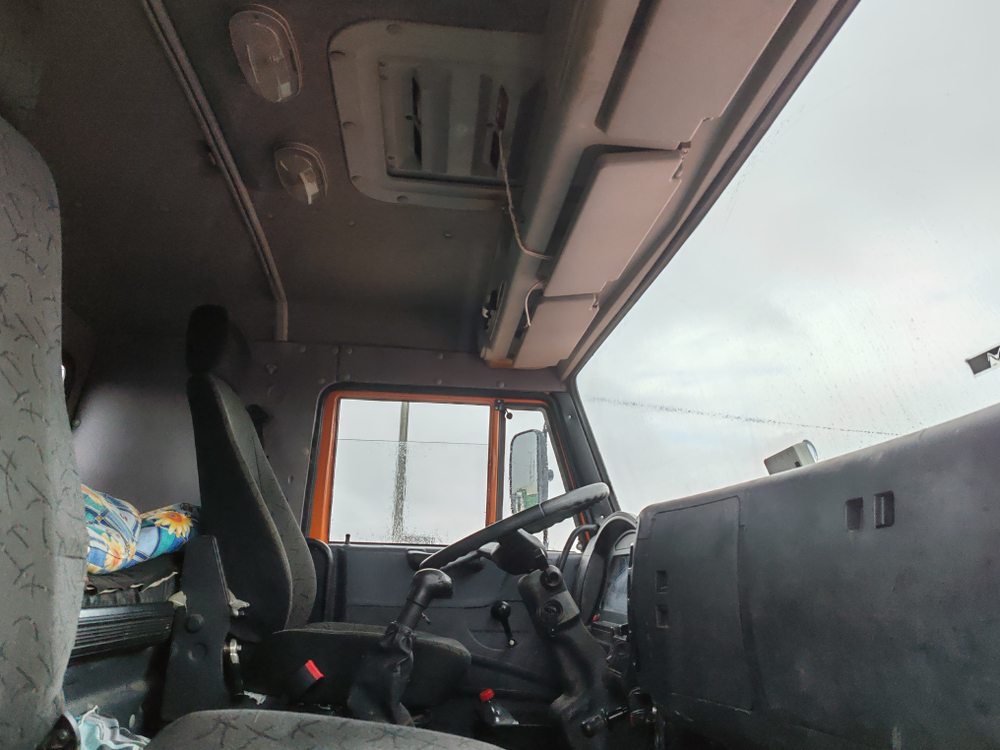 КамАЗ 65221 6x6 Седельный тягач 65221-53 (Дизельный, 11,8 л, 400 л.с., МТ)