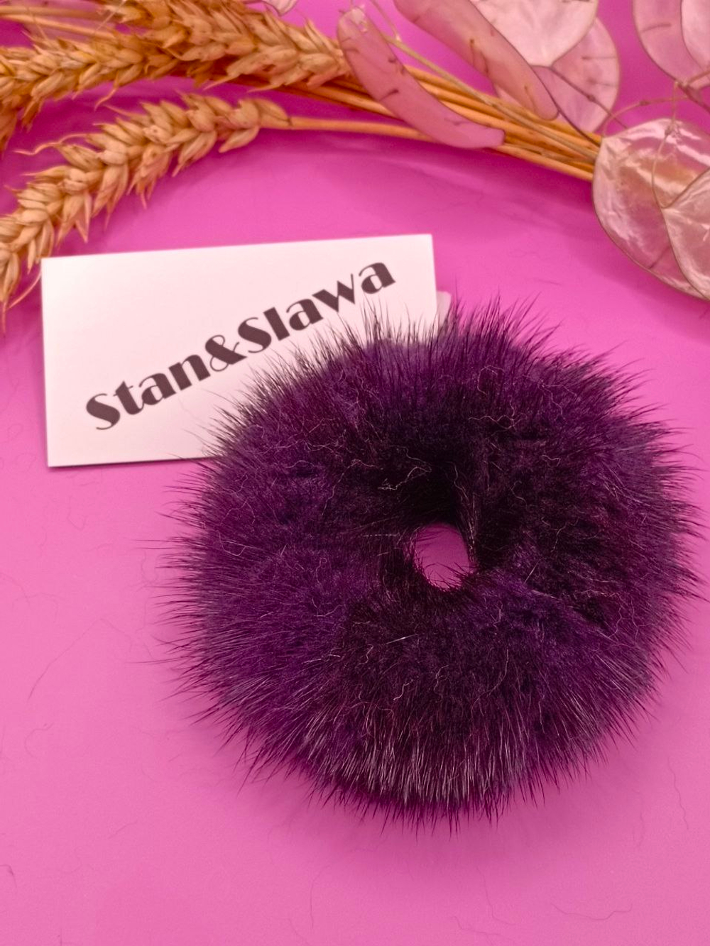 Норковая резинка для волос.