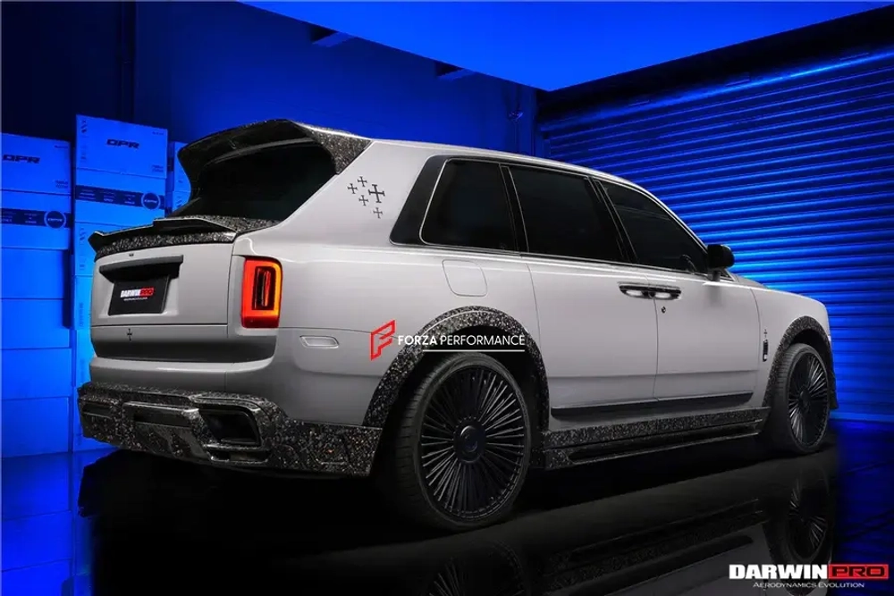 Оригинальный обвес из кованного карбона для Rolls-Royce Cullinan Ролс Ройс Куллинан