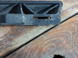 Кронштейн переднего бампера правый Audi Q5 (FY) 17-нв Б/У Оригинал 80A807366