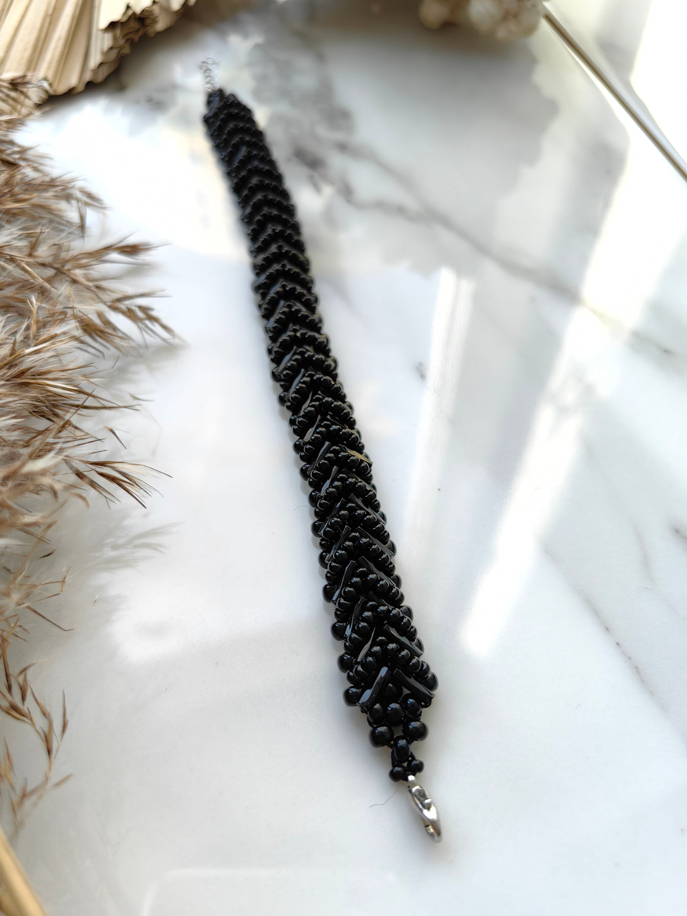 Браслет из бисера "Змейка" ручной работы Черный