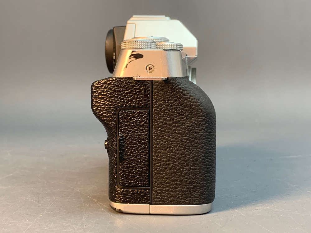 FujiFilm X-T200
