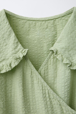 ZARA ПЛАТЬЕ ИЗ РЕЛЬЕФНОЙ ТКАНИ С КРУГЛЫМ ВОРОТНИКОМ, СВЕТЛО-ЗЕЛЕНЫЙ