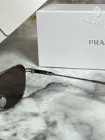 Солнечные очки Prada