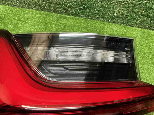 Фонарь левый внешний BMW 3er G20 (2018-2022)