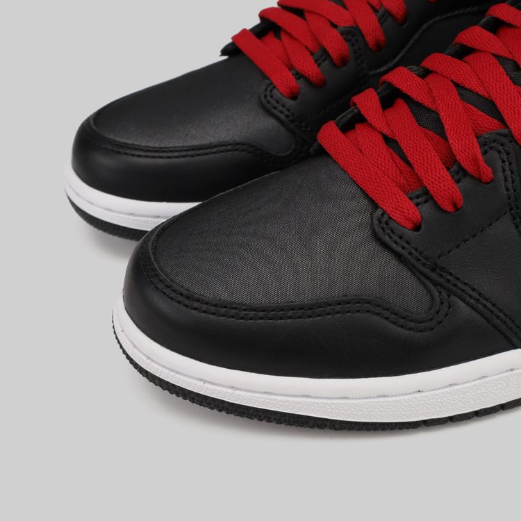 Кроссовки Jordan 1 Retro High OG артикул:555088-060 - купить в магазине Дайс