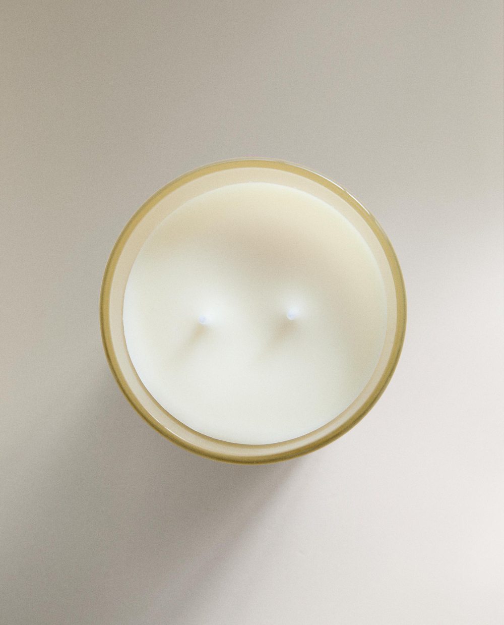Zara Home Ароматическая свеча Mimosa Sublime, 350 г, аромат для дома