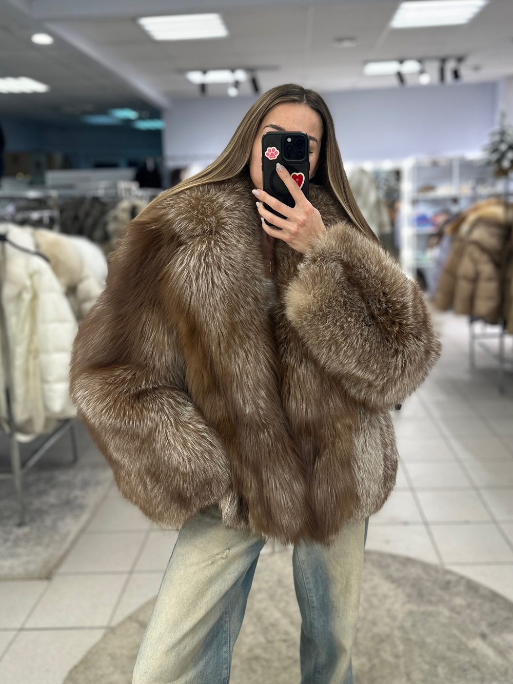 Шуба из кофейной лисы с английским воротником