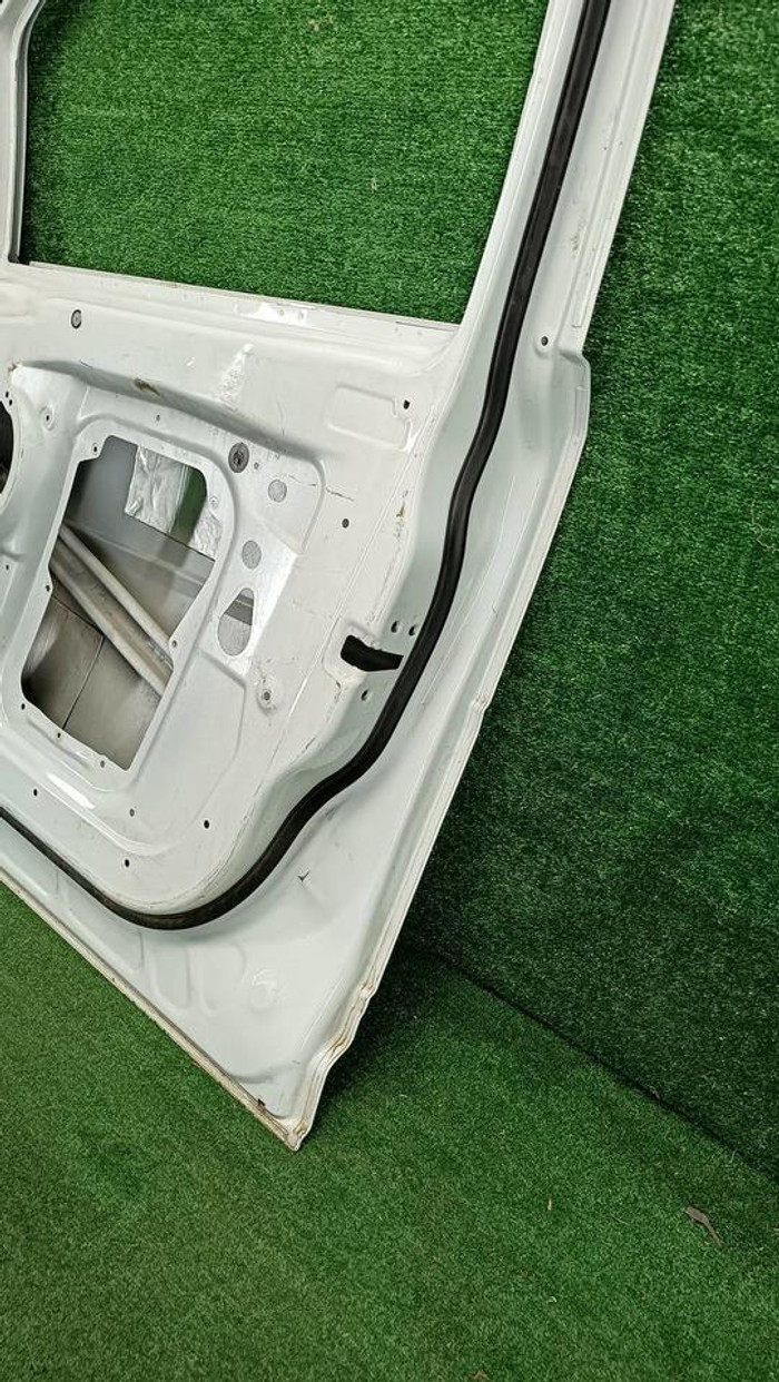 Дверь передняя правая Land-Rover Freelander 2 (2006-2014)