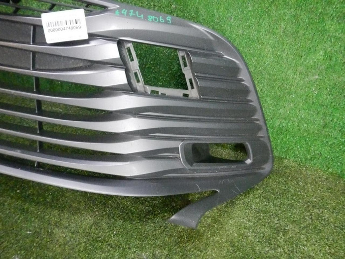 Решетка переднего бампера Toyota Camry xv70 (2017-2021)