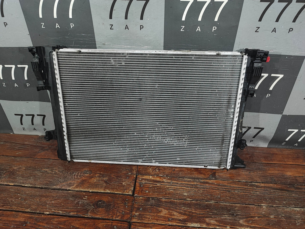 Радиатор двигателя Mercedes A-Class (W176) 12-18 Б/У Оригинал A2465001303