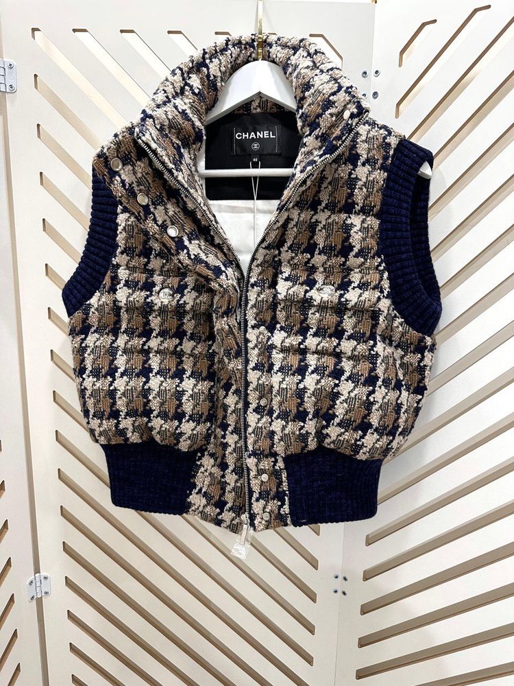 Жилет CHANEL