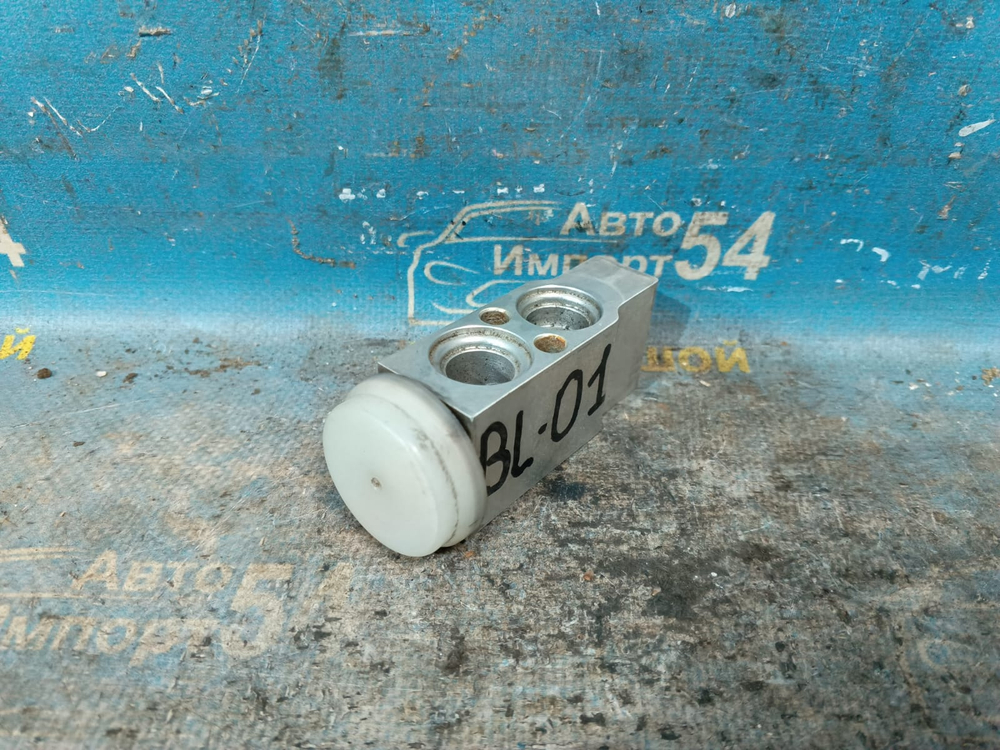 Клапан кондиционера Kia SORENTO 2002-2009