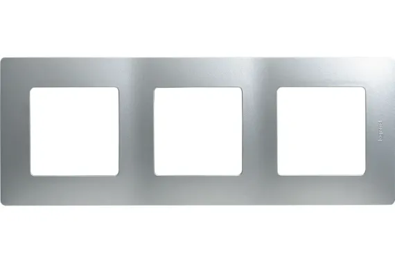 Рамка Legrand Etika 3-постовая алюминий 25623