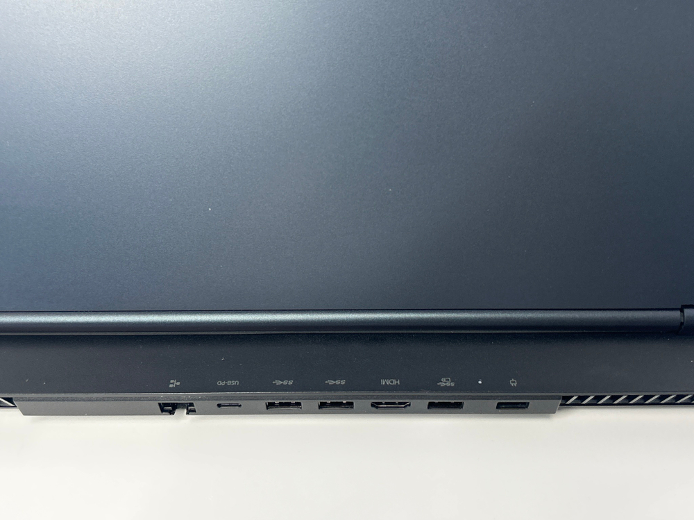 Ноутбук Lenovo Legion 5 17ACH6H (82JY0033RU) 17.3"/AMD Ryzen 7 5800H/RAM 16GB/SSD 1024GB/GeForce RTX 3070 8GB/1920*1080/IPS 144Hz/Windows 10/Подсветка кл-ры: LED/черный. Состояние: A1