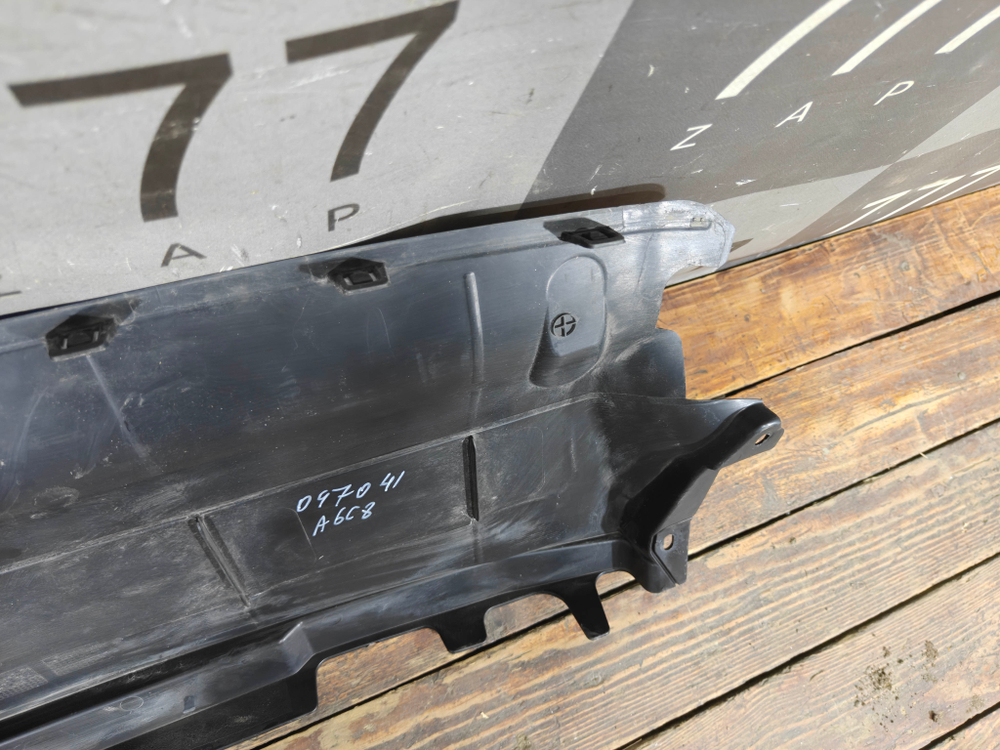 Кожух замка капота Audi A6 (C8) 18-25 Б/У Оригинал 4K0807081