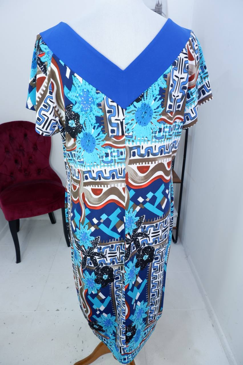 Платье прямого кроя, визуально 52/54 размер