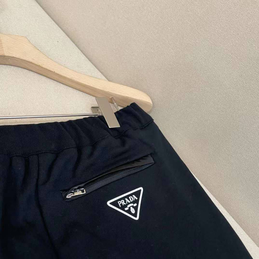 Штаны Prada