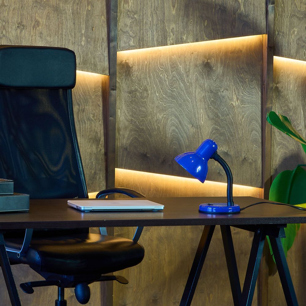 TLI-225 BLUE E27 Светильник настольный. Цоколь Е27. Механический выключатель. Синий. ТМ Uniel.