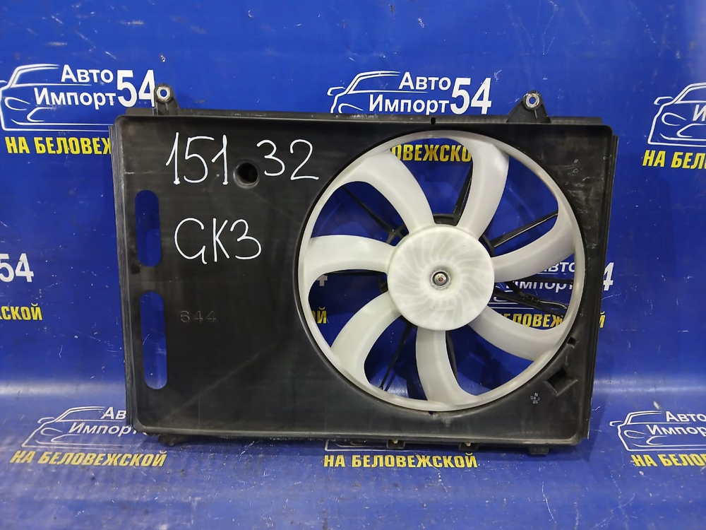 Диффузор радиатора двигателя Honda FIT 2013-2020