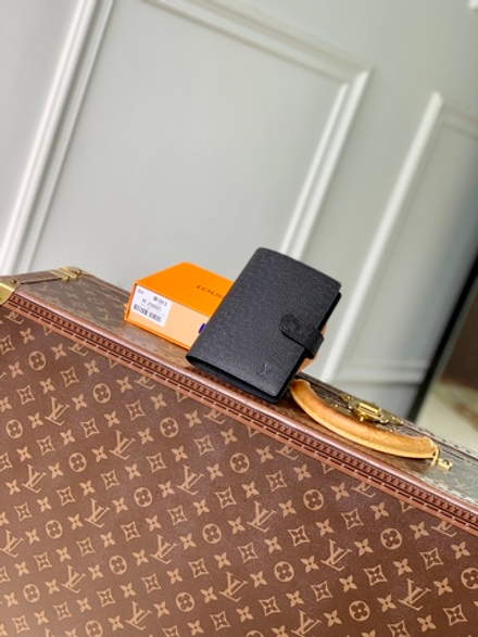 Louis Vuitton Small Ring Agenda